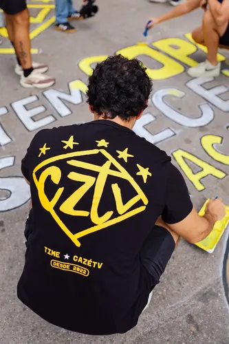 Camisa Preta Traje Cazétv